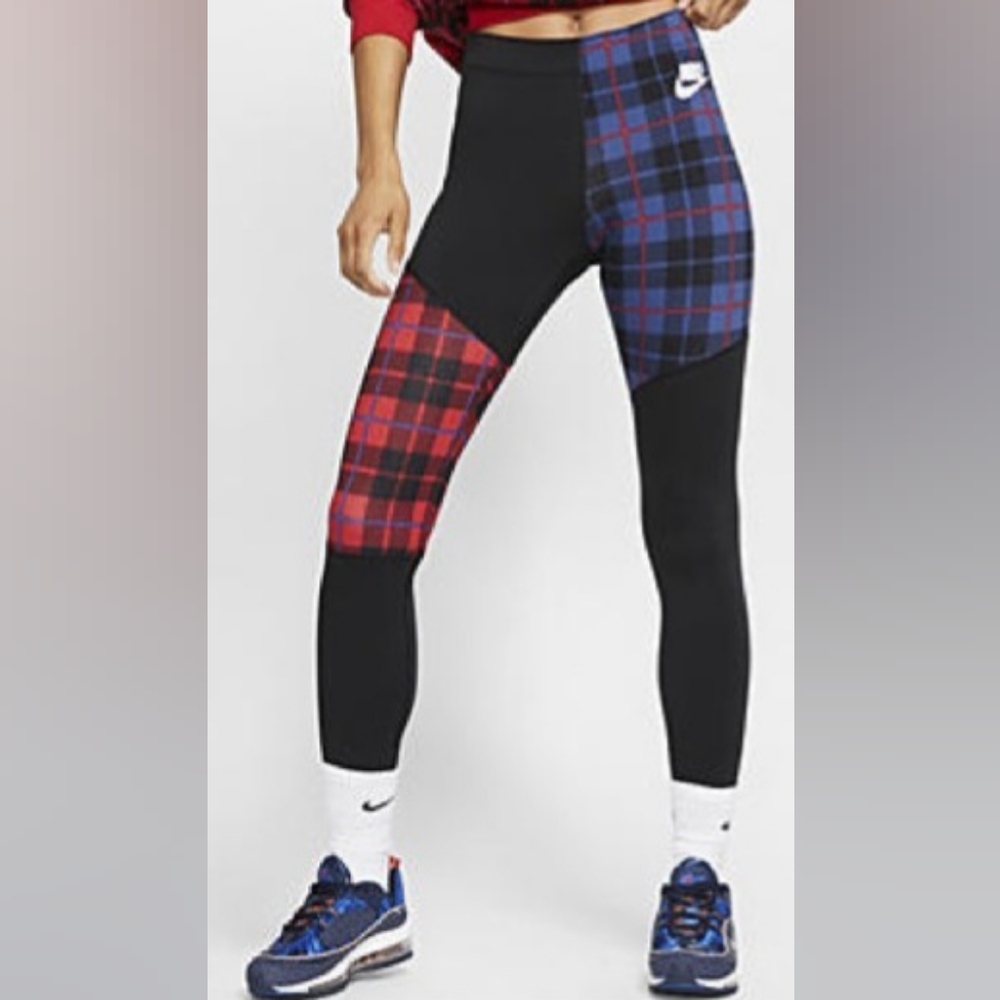 Nike Women's NSW Leggings Plaid Medium